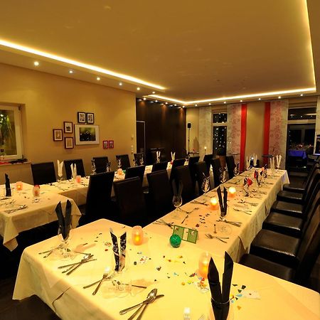 Hotel Zur Heidebluete Hambuhren Ngoại thất bức ảnh