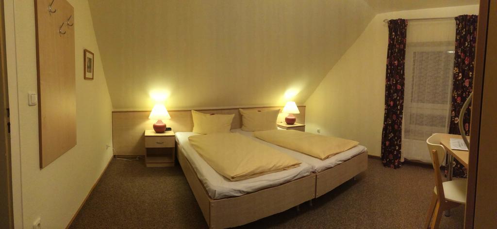 Hotel Zur Heidebluete Hambuhren Ngoại thất bức ảnh