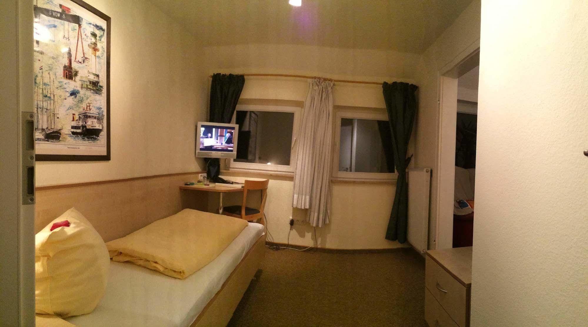 Hotel Zur Heidebluete Hambuhren Ngoại thất bức ảnh