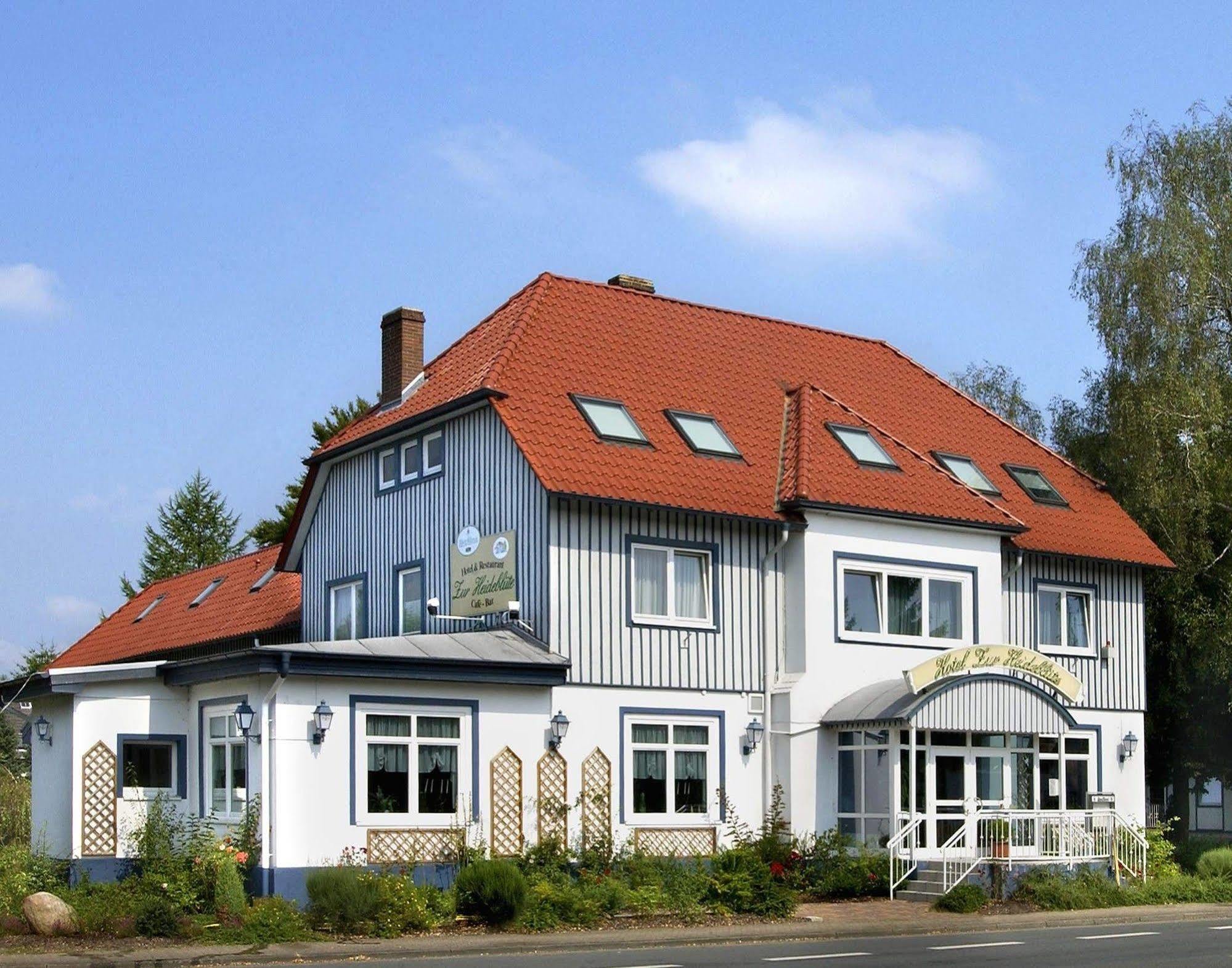 Hotel Zur Heidebluete Hambuhren Ngoại thất bức ảnh