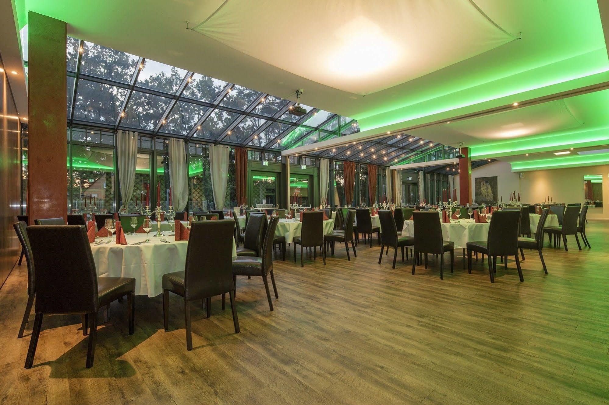Hotel Zur Heidebluete Hambuhren Ngoại thất bức ảnh