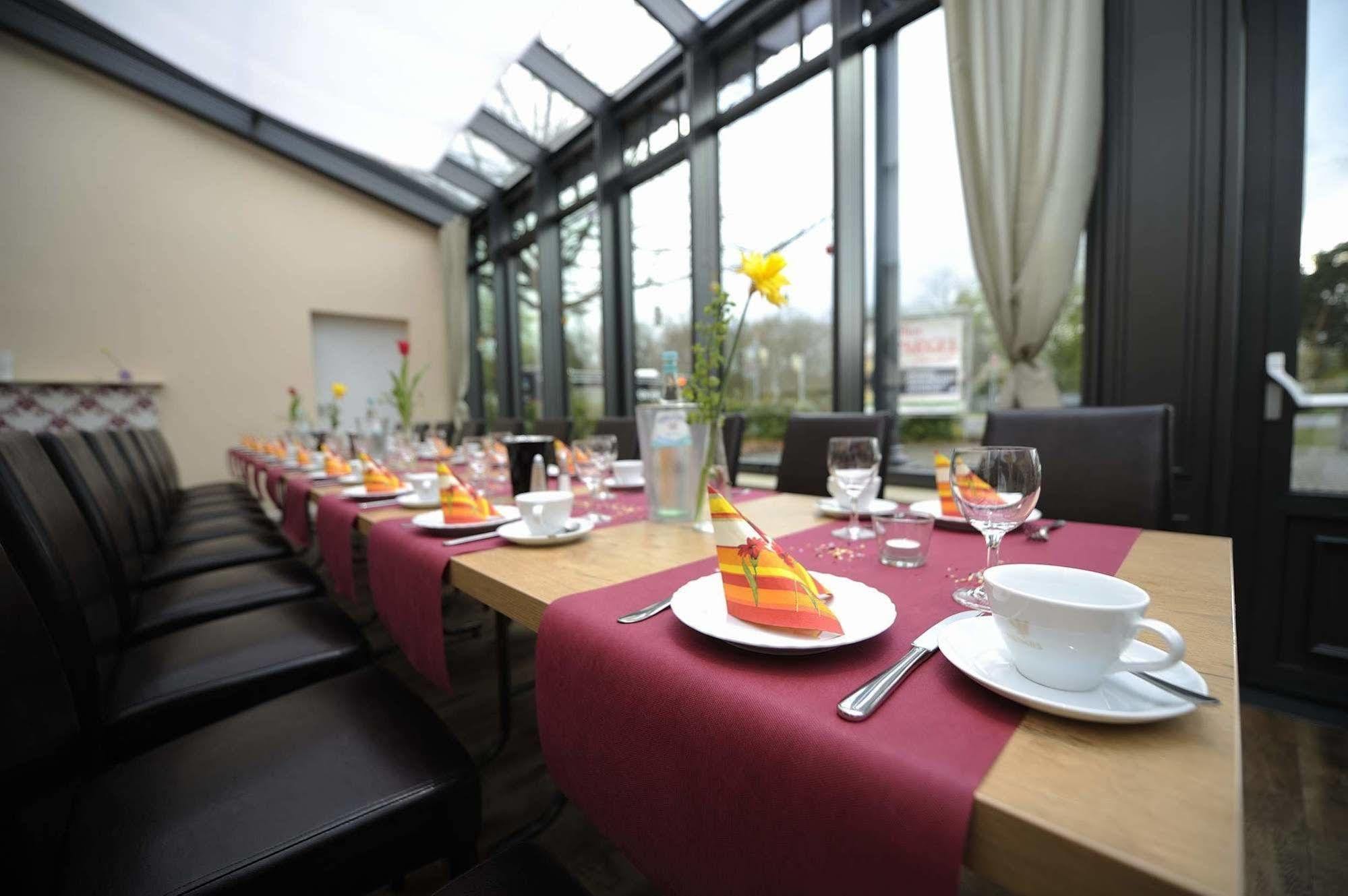 Hotel Zur Heidebluete Hambuhren Ngoại thất bức ảnh