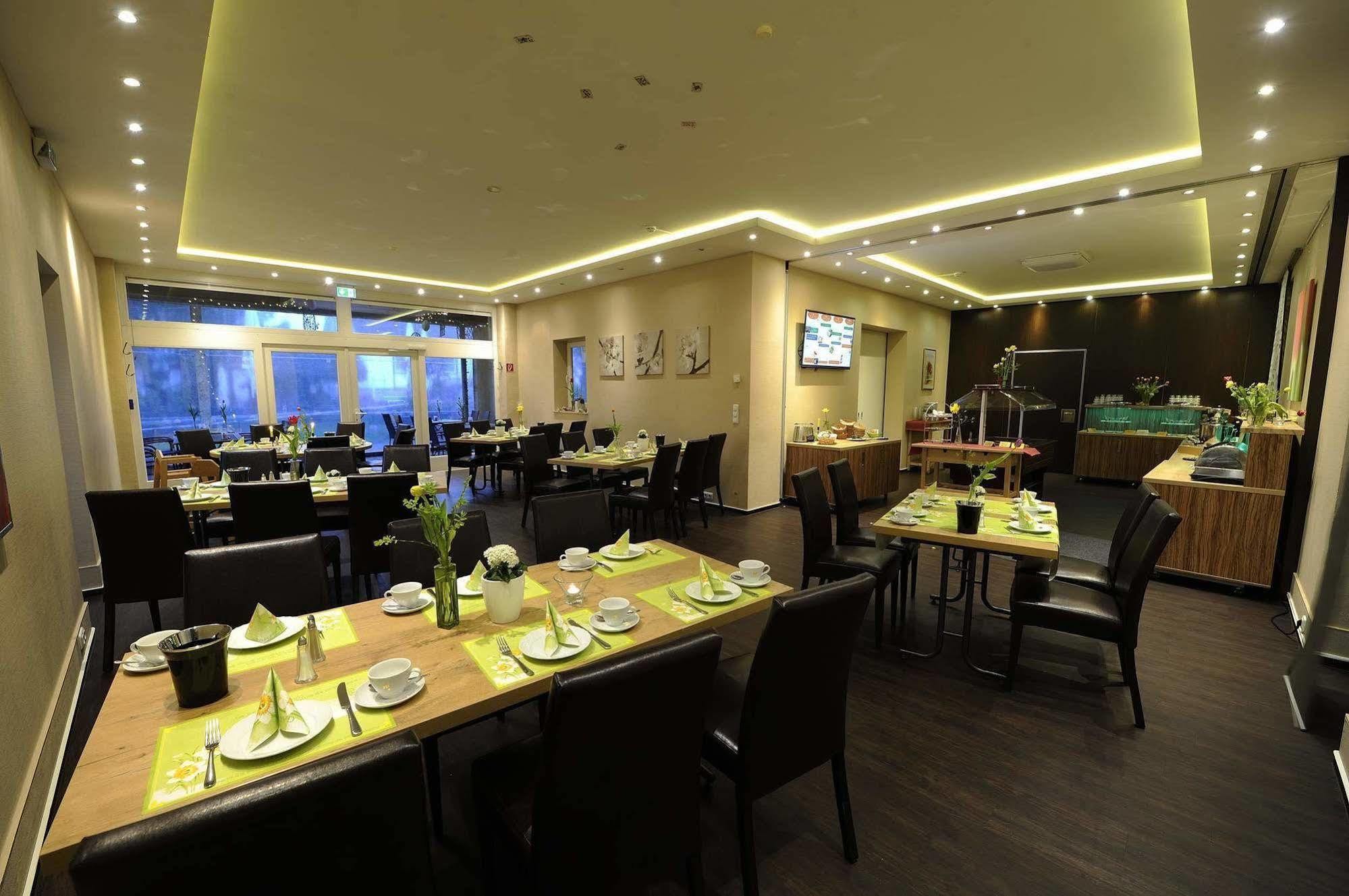 Hotel Zur Heidebluete Hambuhren Ngoại thất bức ảnh