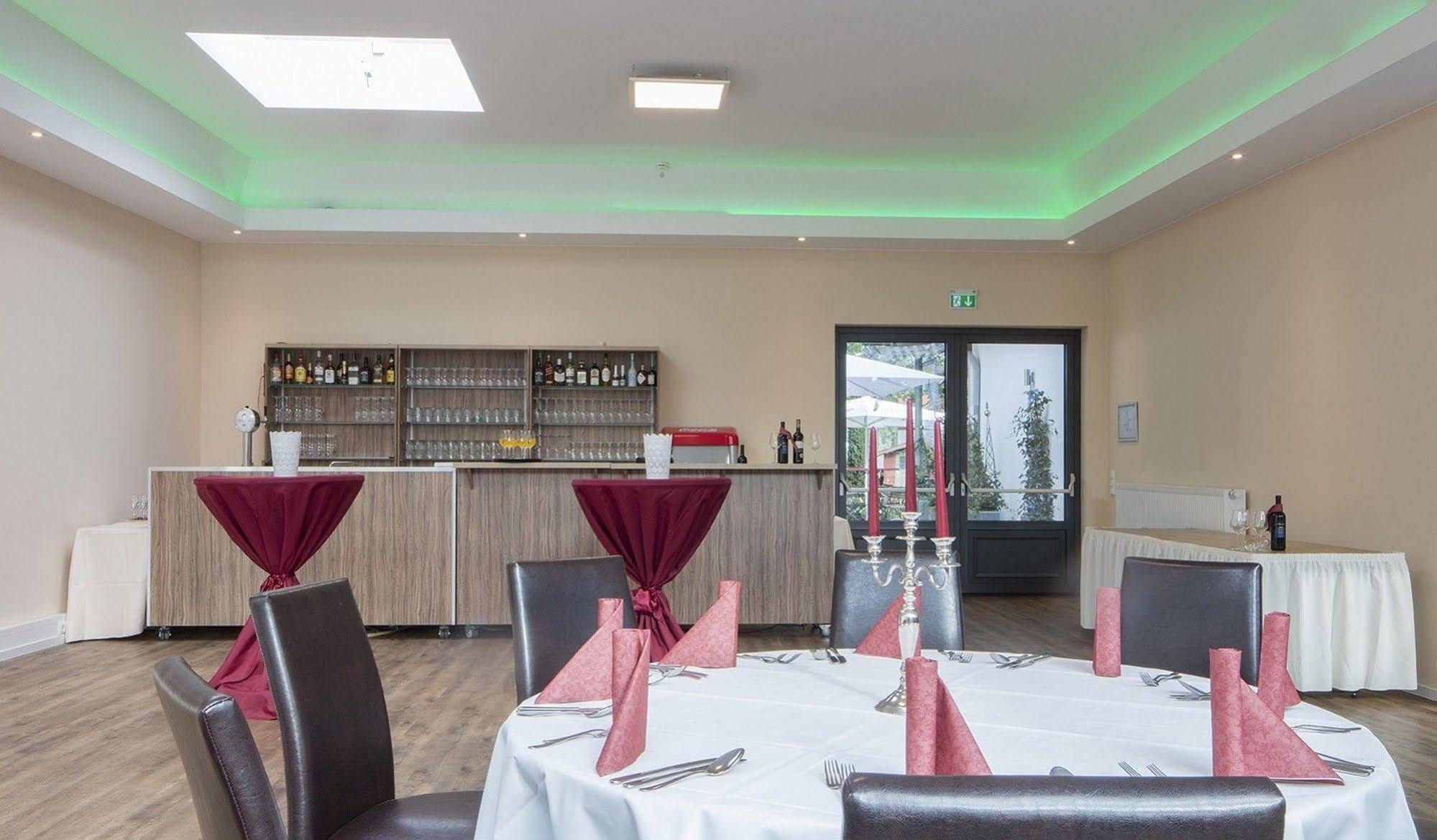 Hotel Zur Heidebluete Hambuhren Ngoại thất bức ảnh