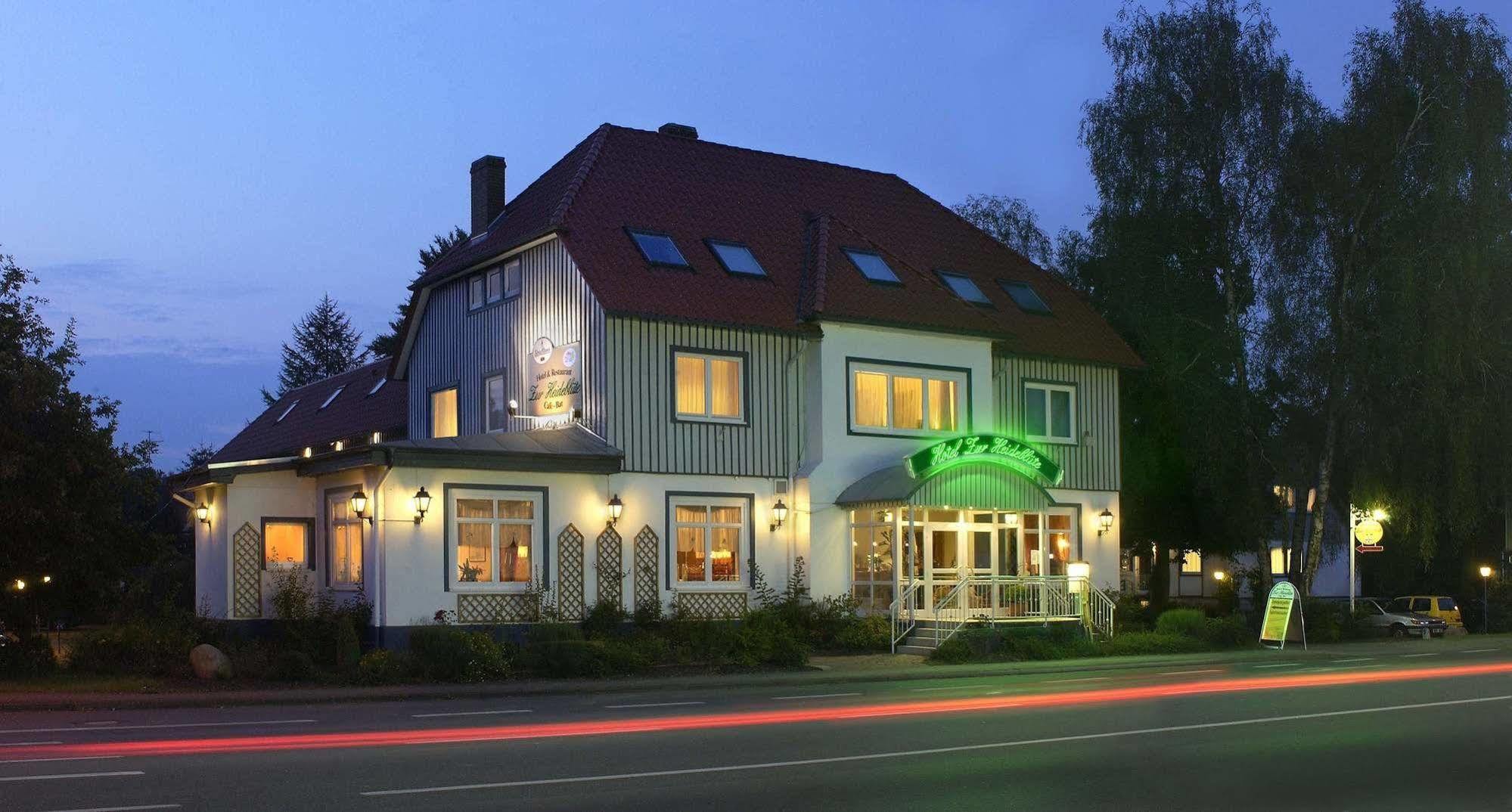 Hotel Zur Heidebluete Hambuhren Ngoại thất bức ảnh