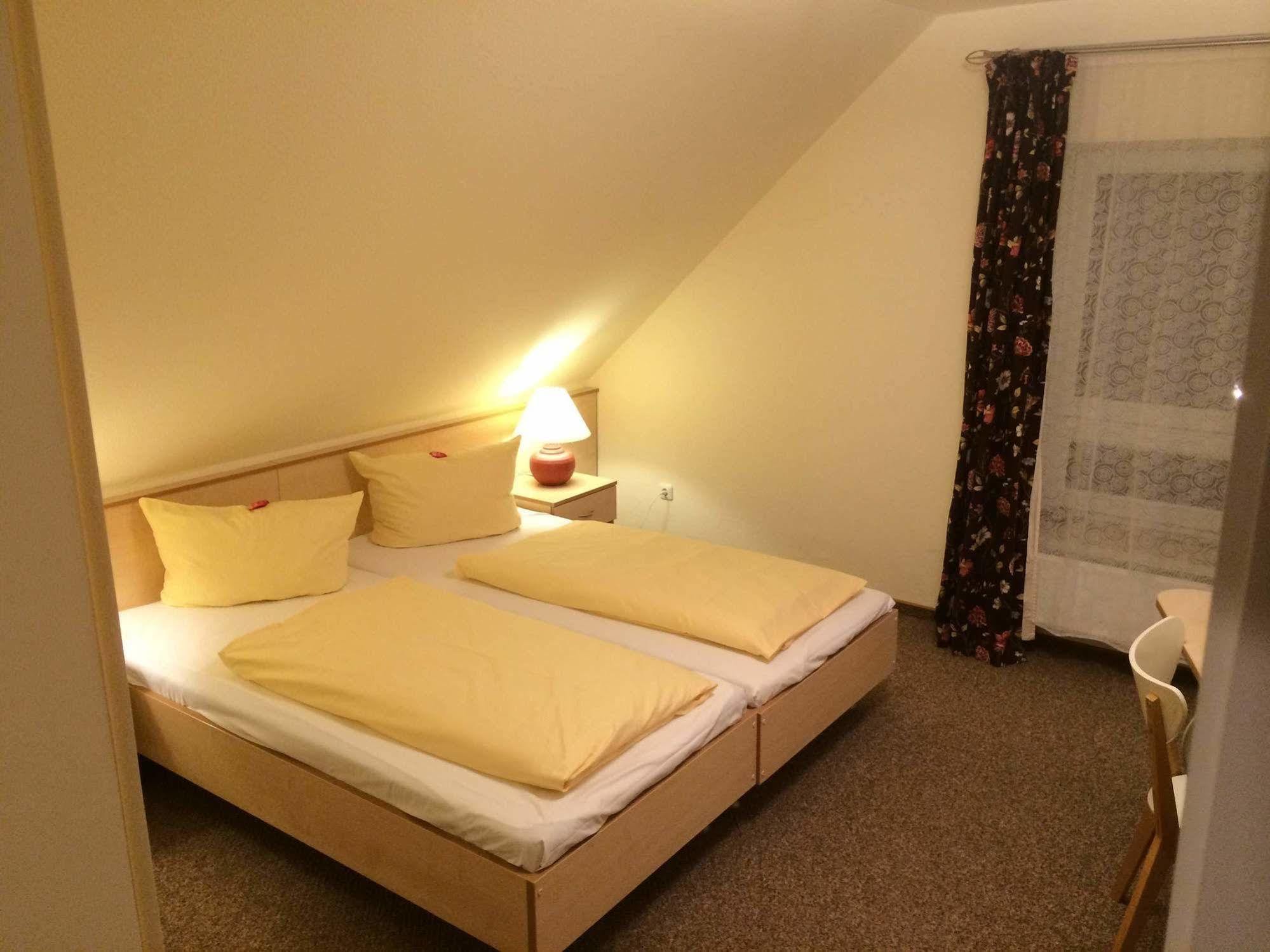 Hotel Zur Heidebluete Hambuhren Ngoại thất bức ảnh