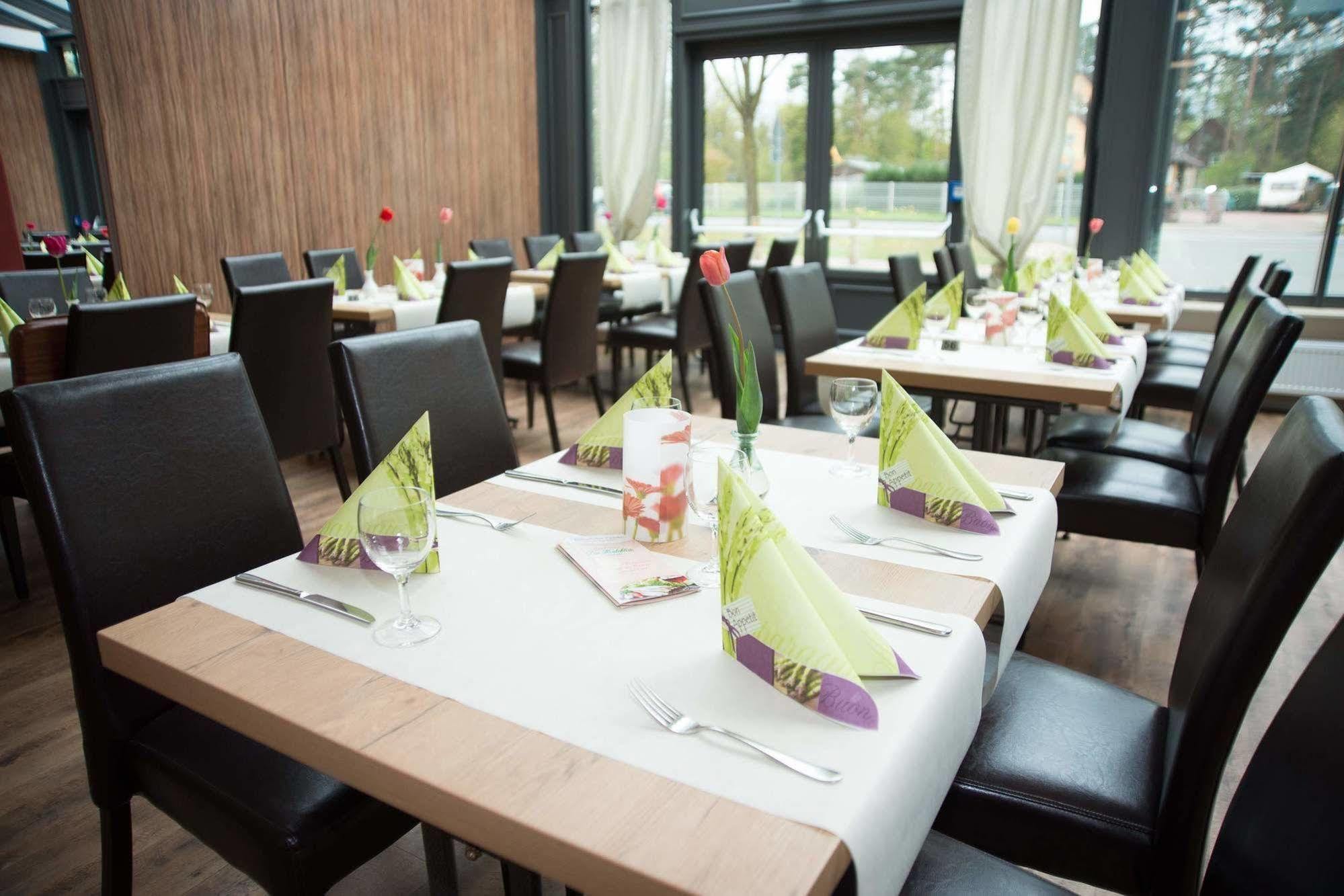 Hotel Zur Heidebluete Hambuhren Ngoại thất bức ảnh